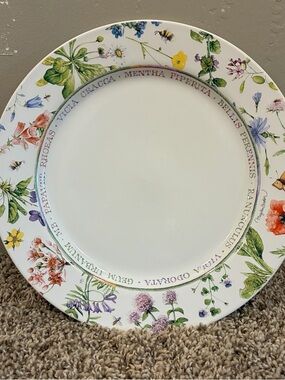 Vintage Discontinued: "Wildflower Meadow" Dinner Plate by Marjolein Bastin 10.5"